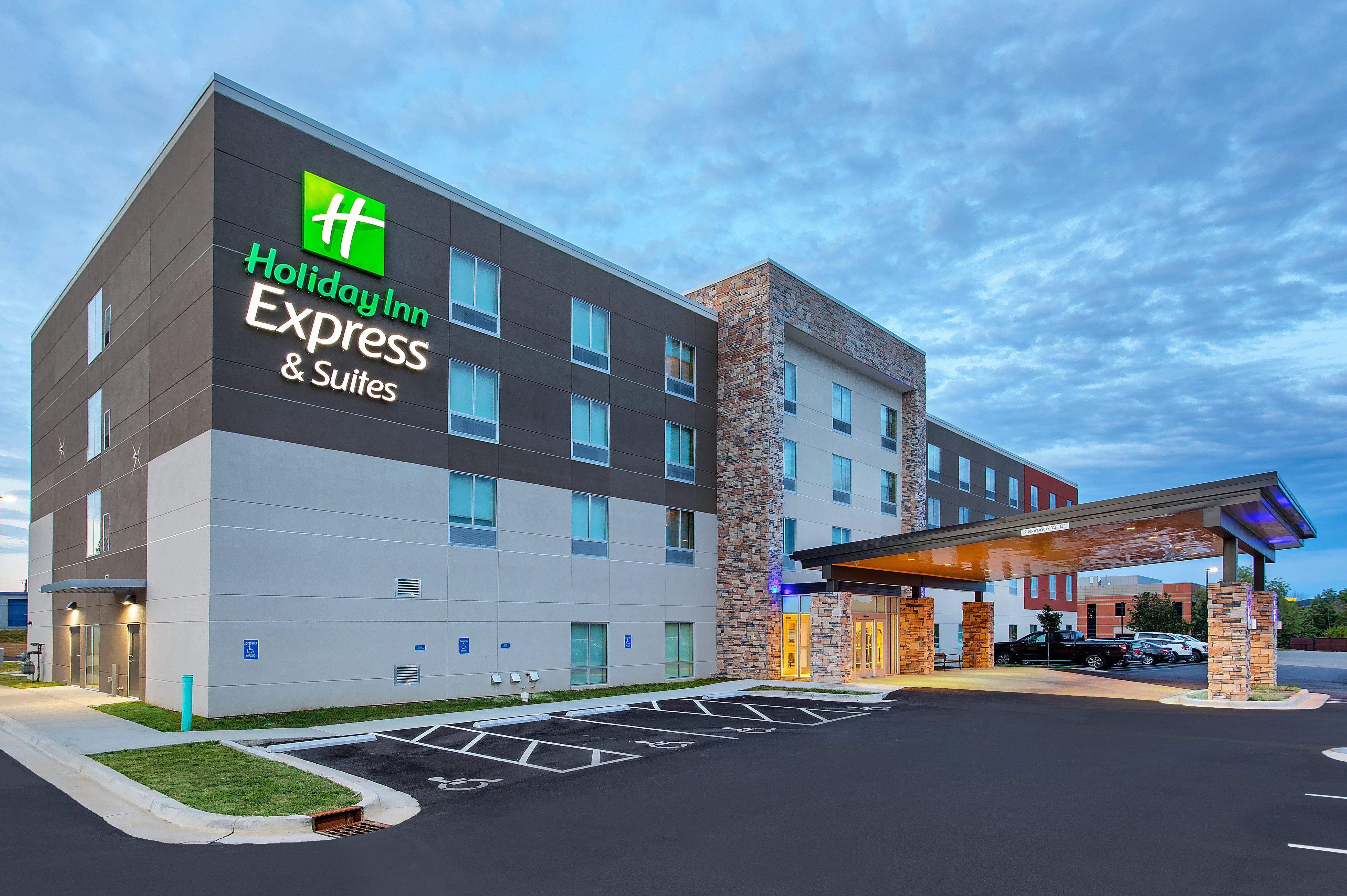 Holiday Inn Express & Suites - La Grange, An Ihg Hotel Exterior photo