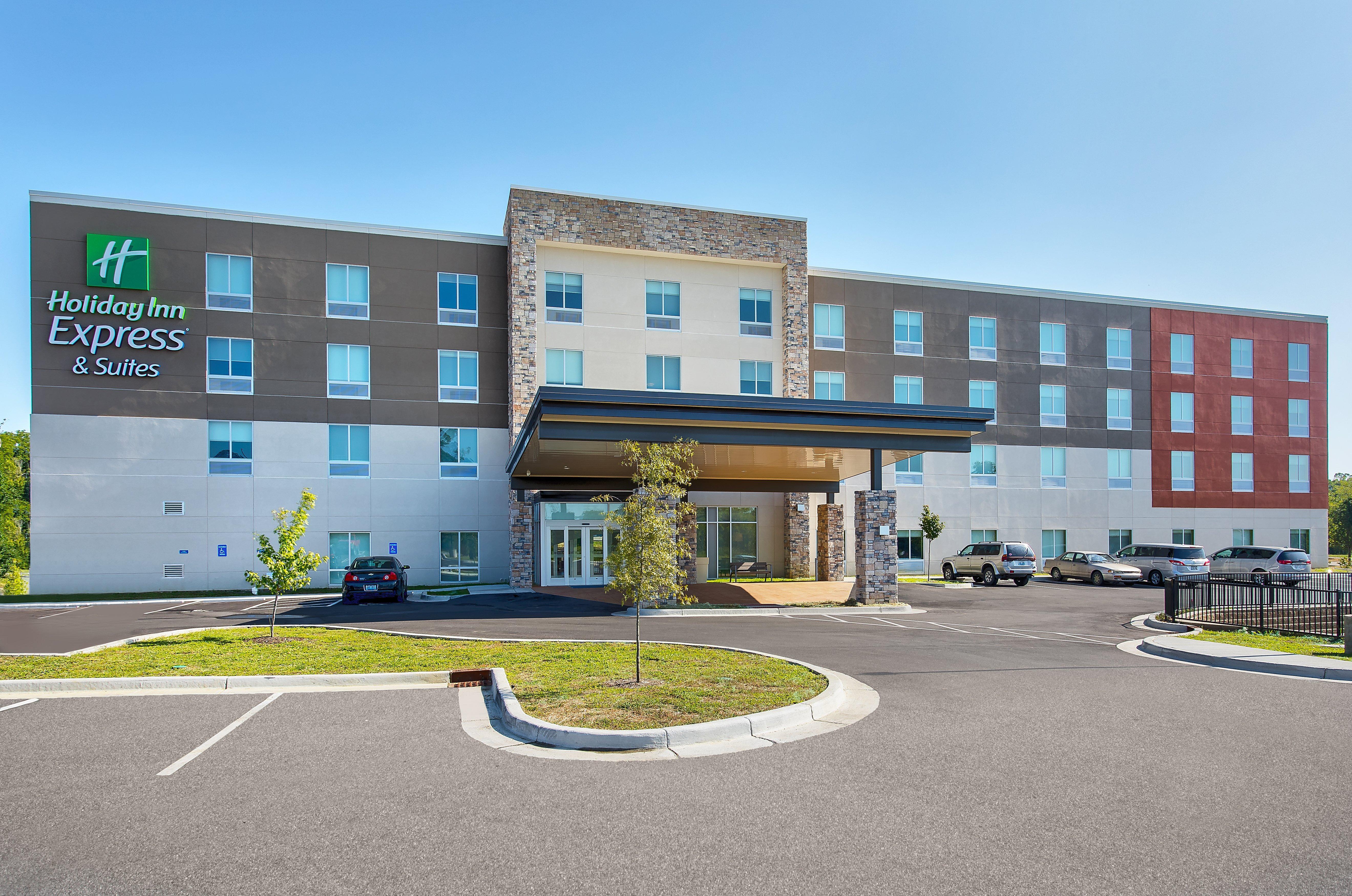 Holiday Inn Express & Suites - La Grange, An Ihg Hotel Exterior photo